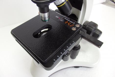 Thermally stabilized microscope table TCT-01